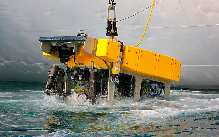 csm_The_deep_blue_of_Intellectual_Property_02_bb1ff67dfd